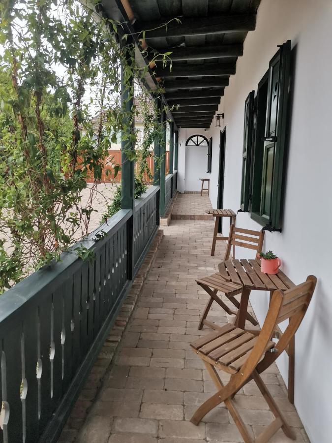 Novak Porta Vendeghaz-Tab, Zala Apartment Екстериор снимка